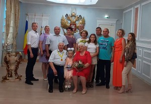 Юбилейный вальс: в округе № 4 отпраздновали золотую свадьбу семьи Букал