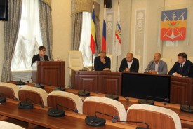 О парковках, капитальном ремонте школьных стадионов и физической подготовке учеников говорили на социальной комиссии