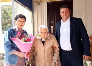 Округ 5 Ветераны принимают поздравления 