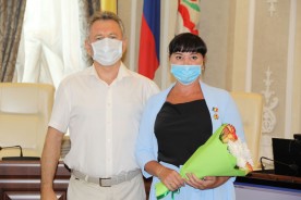 Людмила Ткаченко вручила медали в честь 70-летия Волгодонска