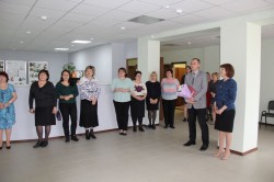 Заместитель председателя Волгодонской городской Думы Игорь Батлуков поздравил работников архива