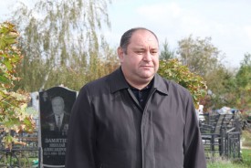 В Волгодонске установили памятник Почетному гражданину Виктору Стадникову