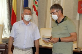 Председатель Волгодонской городской Думы – глава города поздравила работников торговли