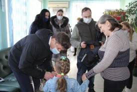 Волгодонские единороссы и общественники посетили пункты временного размещения беженцев