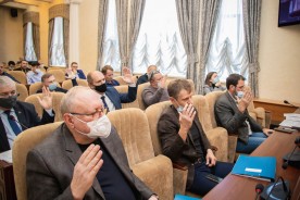 На октябрьском заседании Думы внесли изменения в Устав города, план приватизации и земельный налог