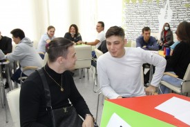 Спорт-квиз: молодые парламентарии и депутаты сразились в интеллектуальной игре