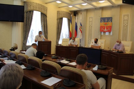 Комиссия по социальному развитию: как волгодонские школьники будут сдавать ЕГЭ и в каком состоянии спорт-объекты встретят жителей после самоизоляции