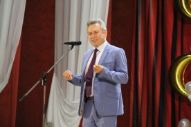 Председатель Волгодонской городской Думы-глава города поздравила выпускников
