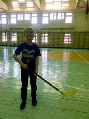 Досуг для младших школьников - игра во флорбол!