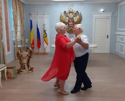 Юбилейный вальс: в округе № 4 отпраздновали золотую свадьбу семьи Букал