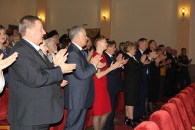 Людмила Ткаченко вручила медали ветеранам и поздравила волгодонцев с Днём защитника Отечества