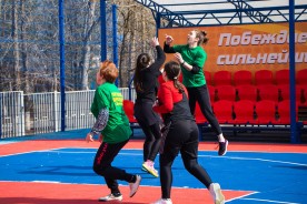 В округе №18 состоялись соревнования по стритболу