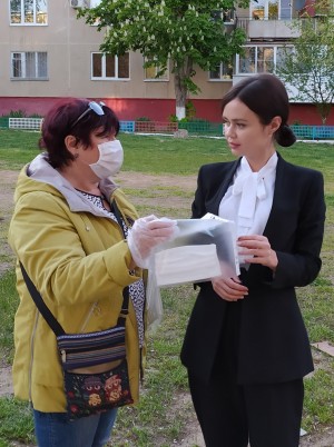 Округ №5. Участие в городской акции по раздаче защитных масок.