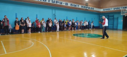 Сергей Ладанов наградил спортивных инструкторов за участие в городской Спартакиаде