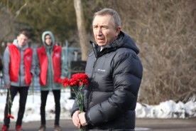 Сотни волгодонцев собрались на митинг, посвященный 31-й годовщине вывода советских войск из Афганистана