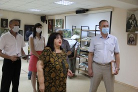Художник Алексей Хижкин открыл персональную выставку