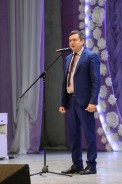 Игорь Батлуков поздравил волгодончанок с Днём матери