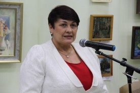 Людмила Ткаченко и депутаты посетили выставку «Вернисаж»