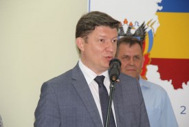 Сергей Ладанов посетил открытие выставки, посвященной 85-летию Ростовской области