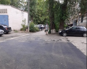 В округе № 4 появился новый асфальт на внутриквартальном проезде
