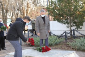 День неизвестного солдата: волгодонцы возложили цветы к братским могилам