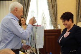 Майская Дума: юбилей депутатов, поздравление предпринимателей и рассмотрение отчета о работе прокуратуры