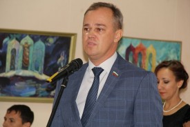 Игорь Батлуков поздравил преподавателей с Днём музыки