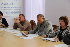 На депутатской комиссии обсудили результаты борьбы со стихийными рынками