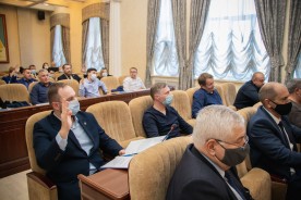 На октябрьском заседании Думы внесли изменения в Устав города, план приватизации и земельный налог