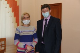 Председатель Волгодонской городской Думы – глава города вручил партбилеты «Единой России»