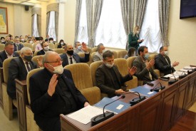Итоговая Дума уходящего года: депутаты приняли отставку Виктора Мельникова и утвердили городской бюджет на 2022 год