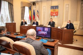 На октябрьском заседании Думы внесли изменения в Устав города, план приватизации и земельный налог