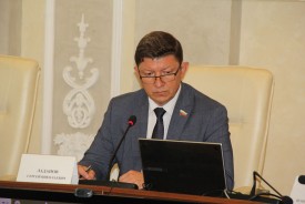Владимир Брагин и Игорь Столяр досрочно прекратили полномочия депутатов