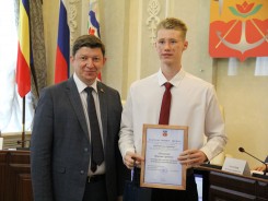 Парламентский час с прокурором и поправки в городской бюджет: на майском заседании Думы депутаты приняли ряд необходимых решений