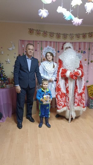 3 округ. "Скоро, скоро Новый год!"