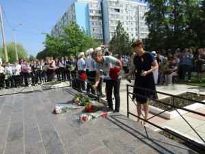 Церемония возложения цветов