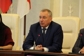 Пятнадцать одаренных детей будут получать именные стипендии