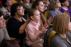Игорь Батлуков поздравил волгодончанок с Днём матери