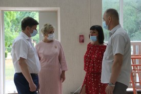 Депутаты посмотрели ход выполнения работ в ДК «Октябрь»
