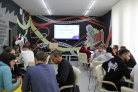 Спорт-квиз: молодые парламентарии и депутаты сразились в интеллектуальной игре