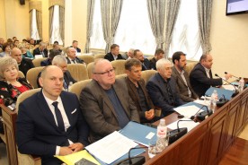 Депутаты оценили работу главы Администрации Виктора Мельникова как эффективную