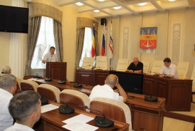 Комиссия по строительству: у одних темпы радуют, у других пока расстраивают