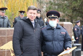 Сергей Ладанов поздравил волгодонских полицейских с праздником
