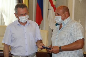Председатель Волгодонской городской Думы – глава города поздравила работников торговли