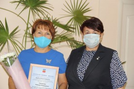 Людмила Ткаченко поблагодарила сотрудников социальной службы за работу во время распространения коронавирусной инфекции
