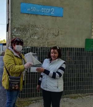 Округ №5. Участие в городской акции по раздаче защитных масок.