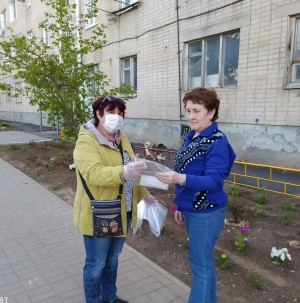 Округ №5. Участие в городской акции по раздаче защитных масок.
