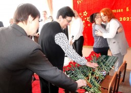 Героями не рождаются, героями становятся! В школе №9 открыли Парту Героя в честь выпускника Владислава Медведева