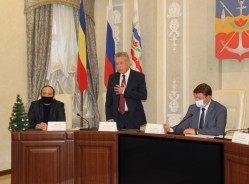 Итоговая Дума уходящего года: депутаты приняли отставку Виктора Мельникова и утвердили городской бюджет на 2022 год
