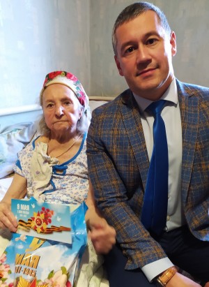 Округ 5 вручение подарков ветеранам